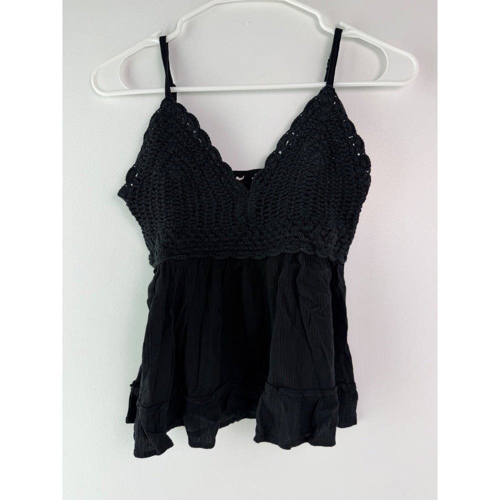 Y2K Boho Black Crochet Cami Tank Top Ruffle Hem Smocked Back Coastal Summer M
